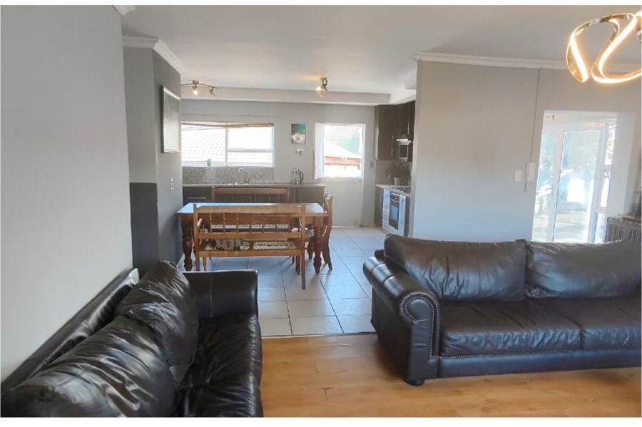 To Let 3 Bedroom Property for Rent in Pacaltsdorp Western Cape